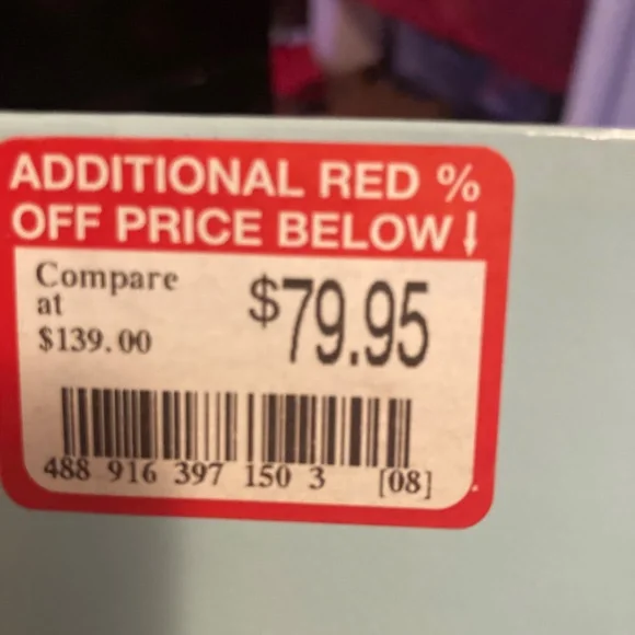 8.5 Almost new. Betsey Johnson Pump. Gold sparkle / baby blue bottoms - Picture 6 of 6